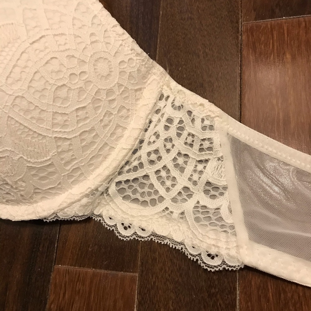 Lace Bra - Picture 4 of 5